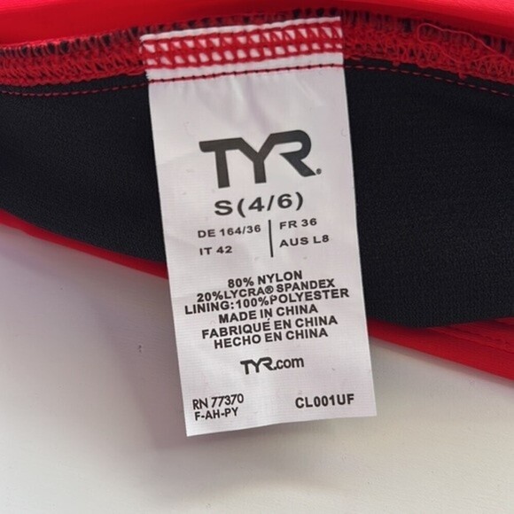 TYR Guard women’s Della short Wbsolg1A Red‎ S(4/6). - Picture 8 of 8